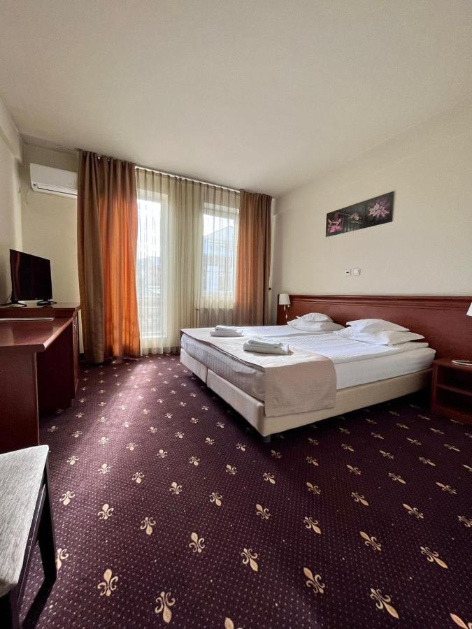קלוז'-נאפוקה Hotel Seven מראה חיצוני תמונה