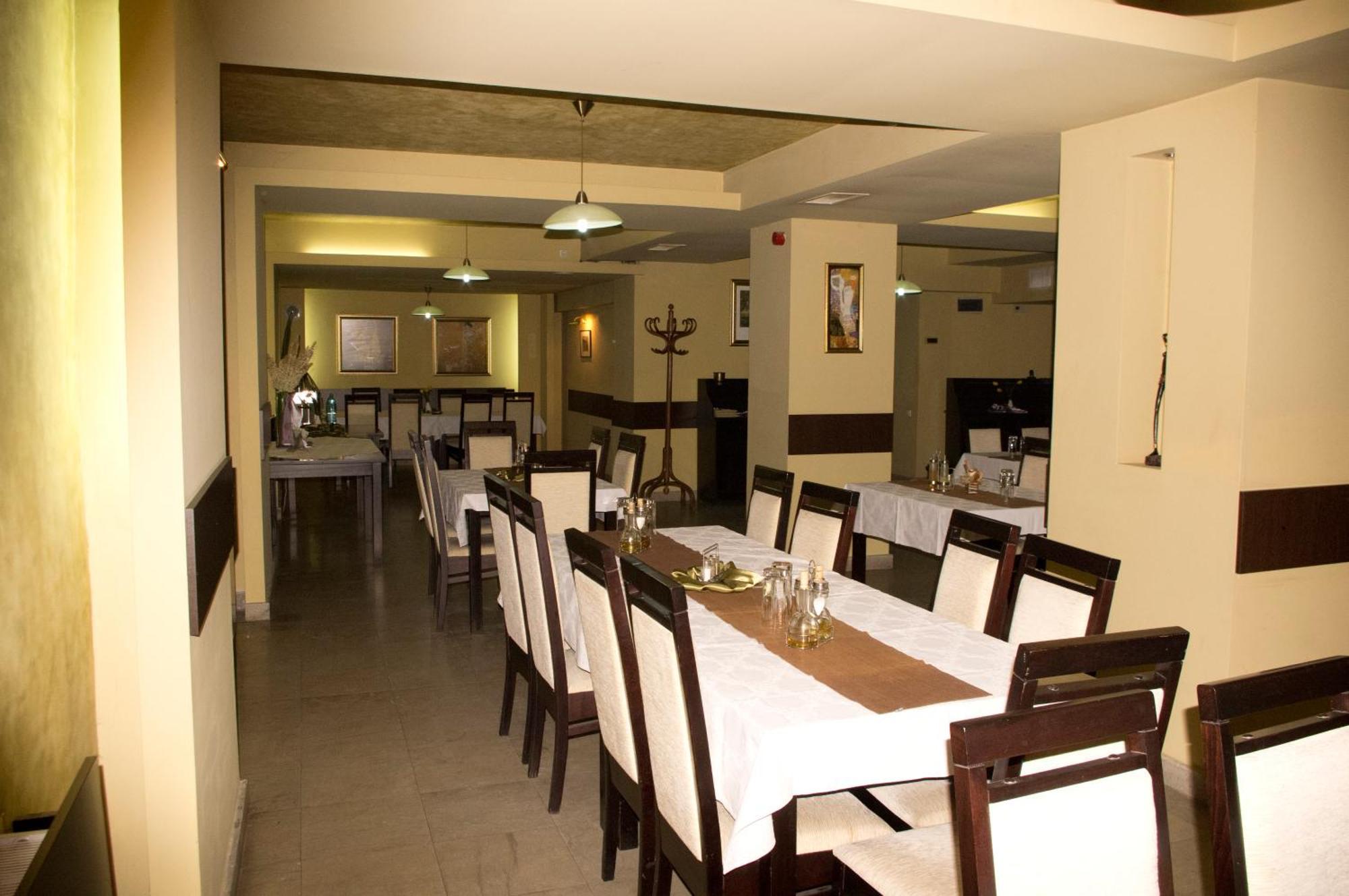 קלוז'-נאפוקה Hotel Seven מראה חיצוני תמונה