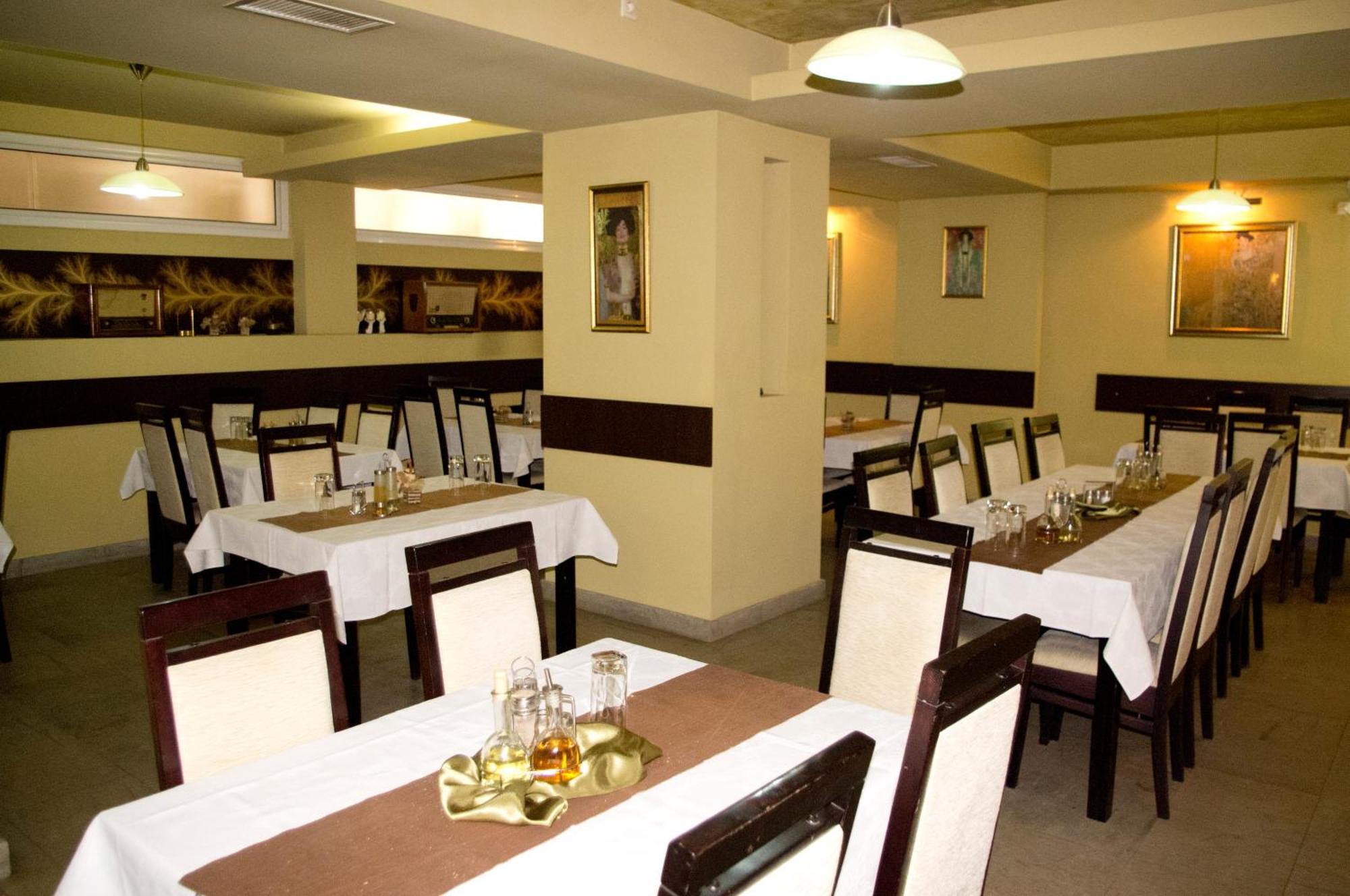 קלוז'-נאפוקה Hotel Seven מראה חיצוני תמונה