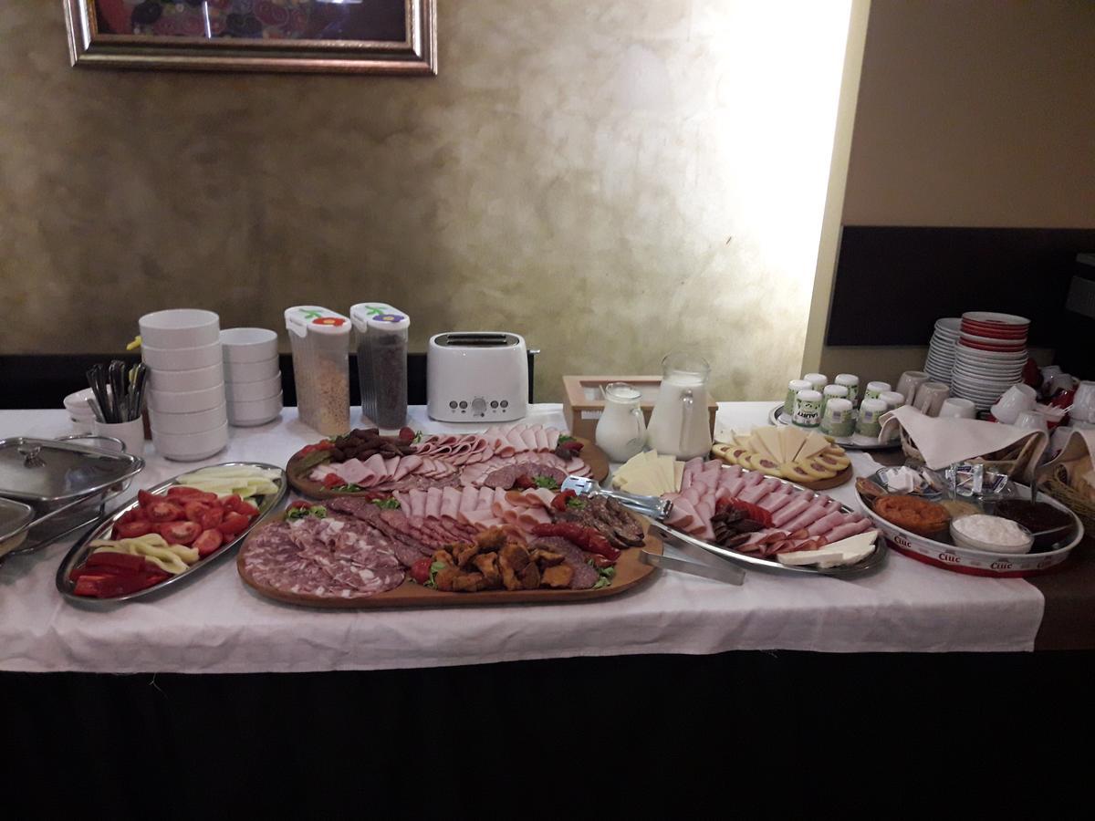 קלוז'-נאפוקה Hotel Seven מראה חיצוני תמונה