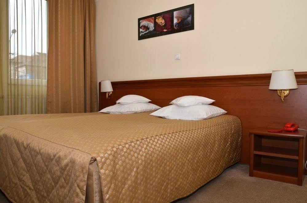 קלוז'-נאפוקה Hotel Seven מראה חיצוני תמונה
