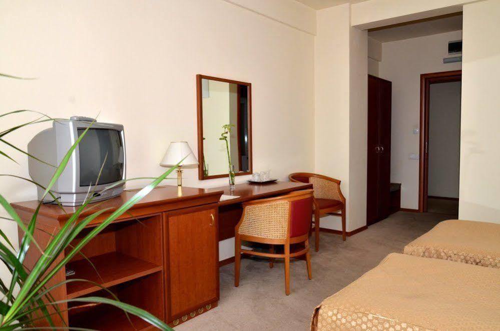 קלוז'-נאפוקה Hotel Seven מראה חיצוני תמונה