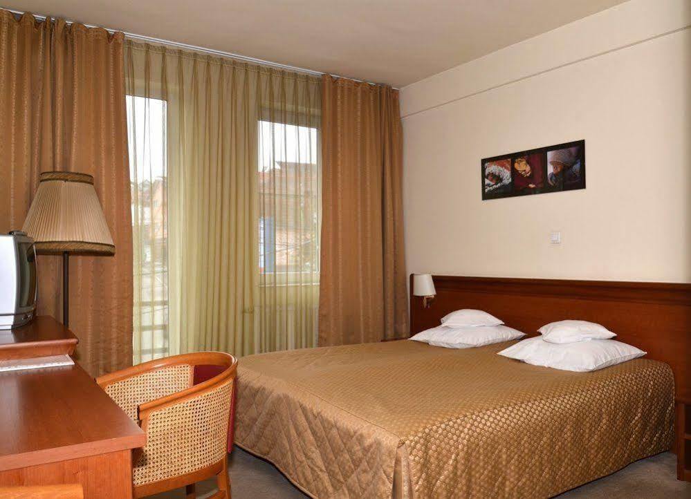 קלוז'-נאפוקה Hotel Seven מראה חיצוני תמונה
