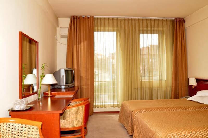 קלוז'-נאפוקה Hotel Seven מראה חיצוני תמונה