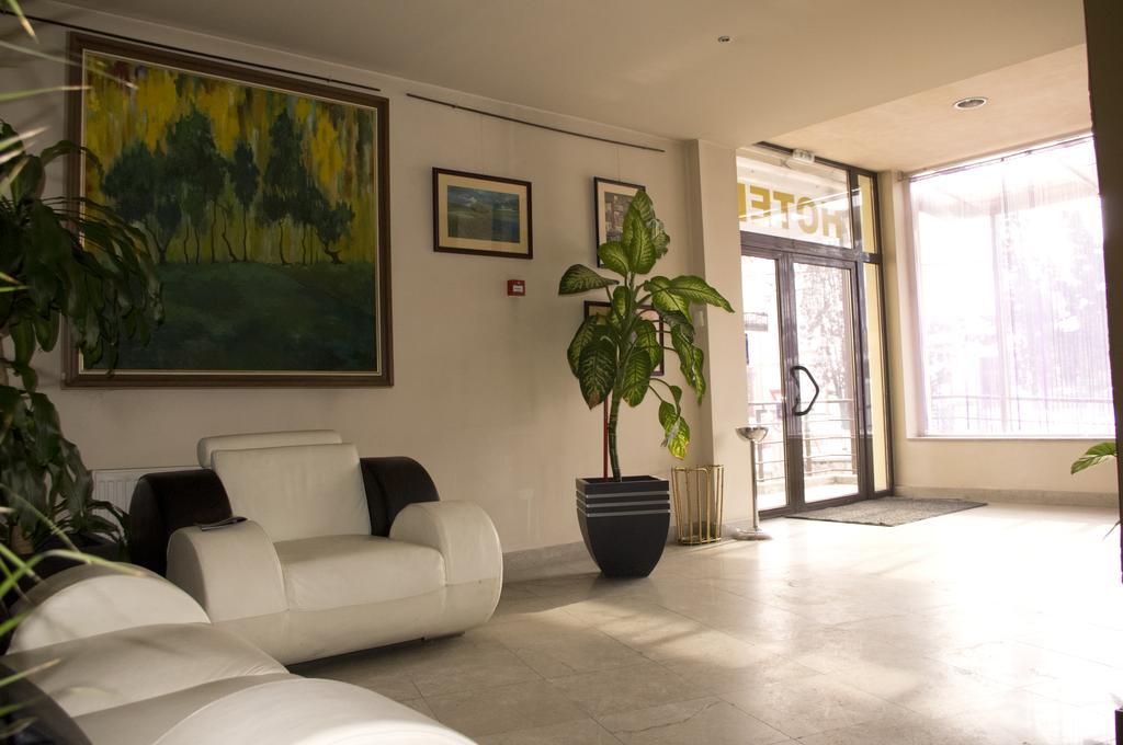 קלוז'-נאפוקה Hotel Seven מראה חיצוני תמונה